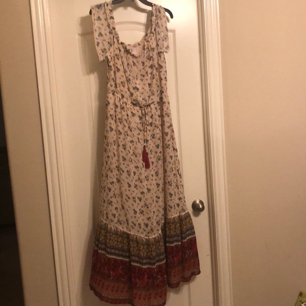 Size 1X Xhilaration Maxi Dress